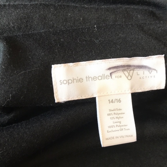 Sophie theallet for Livi Active Running Jacket - Picture 5 of 8